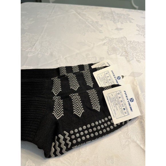 NWT ~ 3 Pairs of Women’s FitExtreme Black Gray Crew Socks Athletic - Picture 8 of 9